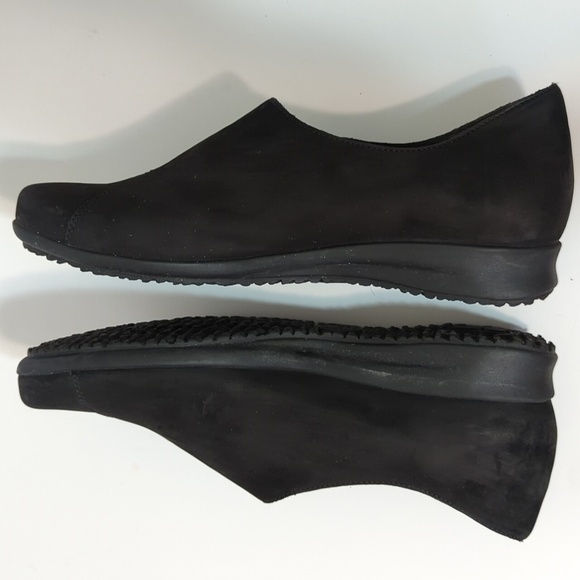 Mephisto black suede AirJet Figura slip-on loafer woman's size 7.5 - Picture 7 of 10